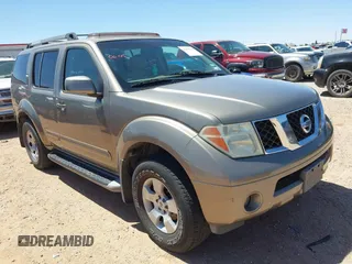 2006 Nissan Pathfinder SE z VIN 5N1AR18UX6C684856, wystawiony jako IAAI lot #42398266 z przebiegiem 203 140 mil mil oraz . Historia ofert i sprzedaży dostępna na DreamBid. Obrazek 1.