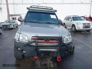 2002 Toyota Sequoia Limited with VIN 5TDZT38AX2S133555, listed as a IAAI auction lot 41211313 with 209,344 mi miles. Bid and sale history available at carsss.com. Image 12.