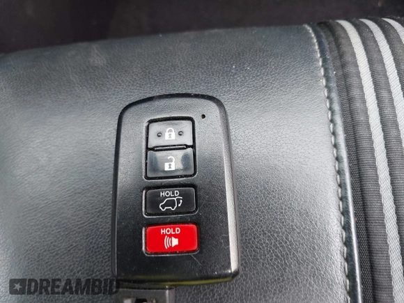 2017 Toyota Highlander XLE z VIN 5TDJZRFH0HS417638, wystawiony jako IAAI lot #42396180 z przebiegiem 101 377 mil mil oraz . Historia ofert i sprzedaży dostępna na DreamBid. Obrazek 11.