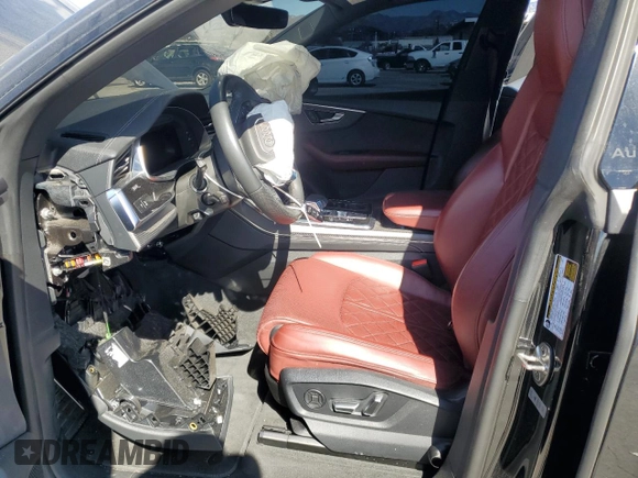 2024 Audi SQ8 Premium Plus with VIN WA1AWBF19RD005714, listed as a Copart auction lot 47320035 with 30,654 mi miles and Salvage Title. Bid and sale history available at DreamBid. Image 7.