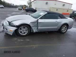 2014 Ford Mustang V6 с VIN 1ZVBP8EM9E5316695, выставлен на аукционе IAAI как лот 41778042 с пробегом 75 439 миль миль и . История ставок и продаж доступна на DreamBid. Изображение 6.