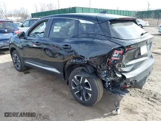 2025 Nissan Kicks SV with VIN 3N8AP6CB0SL341585, listed as a IAAI auction lot 41639532 with 902 mi miles. Bid and sale history available at carsss.com. Image 3.