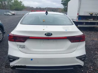 2021 Kia Forte LXS z VIN 3KPF24AD6ME341090, wystawiony jako IAAI lot #41934508 z przebiegiem 37 503 mil mil oraz . Historia ofert i sprzedaży dostępna na DreamBid. Obrazek 16.
