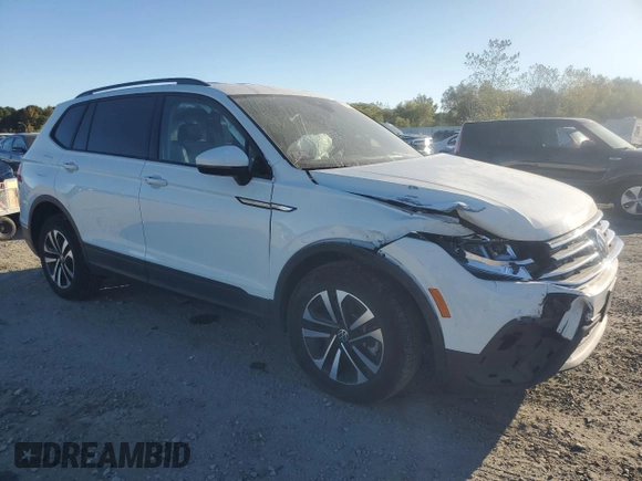 2023 Volkswagen Tiguan S с VIN 3VVFB7AX5PM093275, выставлен на аукционе Copart как лот 73763224 с пробегом 11 084 миль миль и Списание • Salvage title. История ставок и продаж доступна на DreamBid. Изображение 4.