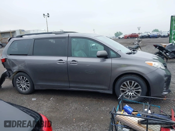 2018 Toyota Sienna XLE Auto Access Seat with VIN 5TDYZ3DC8JS916681, listed as a IAAI auction lot 42257674 with 124,262 mi miles and . Bid and sale history available at DreamBid. Image 13.
