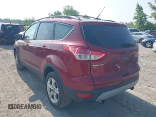 2013 Ford Escape SE z VIN 1FMCU0GX6DUD33172, wystawiony jako IAAI lot #42422870 z przebiegiem 155 696 mil mil oraz . Historia ofert i sprzedaży dostępna na DreamBid. Obrazek 3.