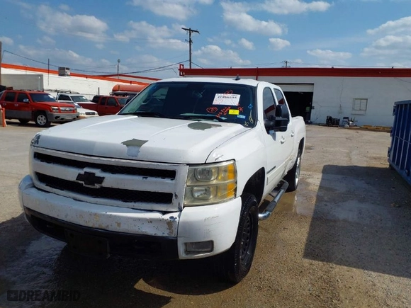 2008 Chevrolet Silverado 1500 LTZ with VIN 3GCEC13JX8G269265, listed as a IAAI auction lot 41866595 with 217,985 mi miles. Bid and sale history available at carsss.com. Image 2.