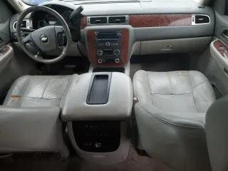 2007 Chevrolet Suburban LS with VIN 1GNFC16J17R277745, listed as a Copart auction lot 74204474 with 0 mi miles and Salvage Title. Bid and sale history available at carsss.com. Image 8.