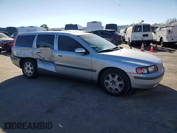 2004 Volvo V70 with VIN YV1SW59V142358585, listed as a Copart auction lot 88553485 with 215,670 mi miles and Salvage title. Bid and sale history available at DreamBid. Image 4.