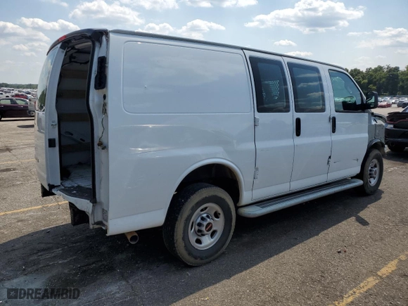 2022 GMC Savana Cargo Van with VIN 1GTW7AF75N1218999, listed as a Copart auction lot 67102284 with 0 mi miles and Clean Title. Bid and sale history available at carsss.com. Image 3.