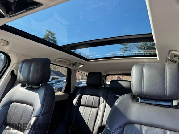 2018 Land Rover Range Rover Sport HSE with VIN SALWR2RV5JA198959, listed as a Copart auction lot 54085315 with 111,263 mi miles and Clean Title. Bid and sale history available at carsss.com. Image 9.
