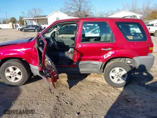 2007 Ford Escape XLS with VIN 1FMYU02Z87KA40260, listed as a IAAI auction lot 41588287 with 188,144 mi miles. Bid and sale history available at carsss.com. Image 14.