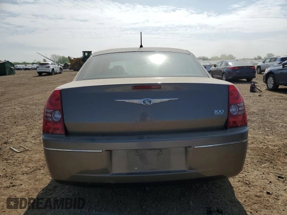 2008 Chrysler 300 Touring z VIN 2C3KA53G48H105566, wystawiony jako Copart lot #56949195 z przebiegiem 89 630 mil mil oraz Szkoda całkowita • Salvage title. Historia ofert i sprzedaży dostępna na DreamBid. Obrazek 6.