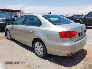 2014 Volkswagen Jetta SE with VIN 3VWD17AJ2EM314622, listed as a IAAI auction lot 42358394 with 105,654 mi miles and . Bid and sale history available at DreamBid. Image 3.