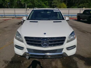 2015 Mercedes-Benz M 350 z VIN 4JGDA5HB6FA455631, wystawiony jako Copart lot #53121815 z przebiegiem 145 536 mil mil oraz Szkoda całkowita • Salvage title. Historia ofert i sprzedaży dostępna na DreamBid. Obrazek 5.