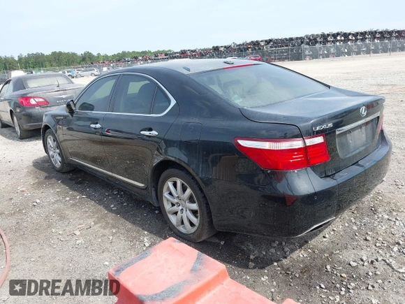 2007 Lexus LS 460 with VIN JTHBL46F475037342, listed as a IAAI auction lot 42027382 with 262,434 mi miles. Bid and sale history available at carsss.com. Image 3.