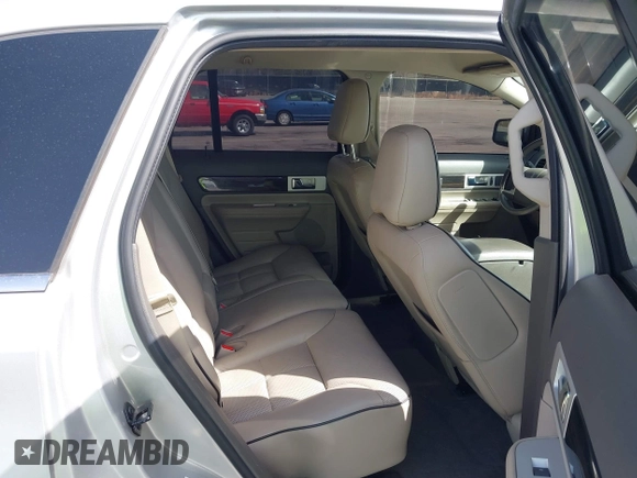 2009 Lincoln MKX with VIN 2LMDU68C09BJ02241, listed as a IAAI auction lot 41732087 with 173,582 mi miles. Bid and sale history available at carsss.com. Image 8.