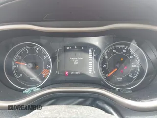 2015 Jeep Cherokee Sport с VIN 1C4PJLAB7FW707115, выставлен на аукционе IAAI как лот 42505969 с пробегом 201 185 миль миль и . История ставок и продаж доступна на DreamBid. Изображение 7.