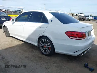 2014 Mercedes-Benz E 350 Sport z VIN WDDHF5KB7EA877606, wystawiony jako IAAI lot #41600100 z przebiegiem 99 682 mil mil oraz . Historia ofert i sprzedaży dostępna na DreamBid. Obrazek 3.