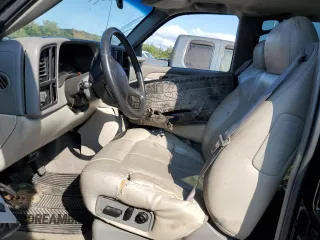 2000 Chevrolet Suburban LT with VIN 3GNFK16T2YG200100, listed as a Copart auction lot 70187684 with 0 mi miles and Salvage Title. Bid and sale history available at carsss.com. Image 7.
