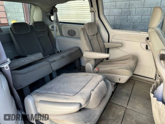 2005 Chrysler Town & Country LX with VIN 2C8GP44R15R541631, listed as a Copart auction lot 49867275 with 149,439 mi miles and Clean Title. Bid and sale history available at carsss.com. Image 6.