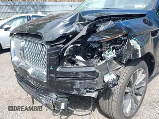 2020 Lincoln Navigator Reserve z VIN 5LMJJ3LT7LEL04385, wystawiony jako IAAI lot #41821516 z przebiegiem 126 087 mil mil oraz . Historia ofert i sprzedaży dostępna na DreamBid. Obrazek 6.
