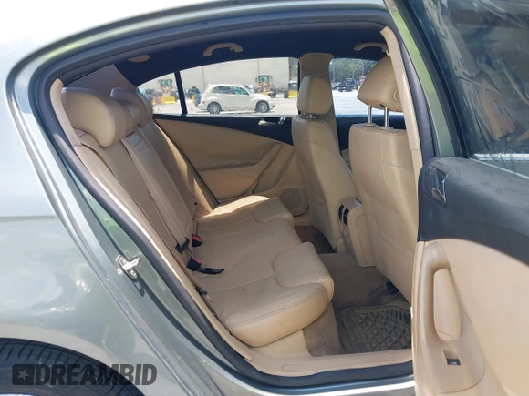 2006 Volkswagen Passat Value Edition z VIN WVWAK73C06P214788, wystawiony jako IAAI lot #40056548 z przebiegiem 170 758 mil mil oraz . Historia ofert i sprzedaży dostępna na DreamBid. Obrazek 8.