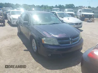 2013 Dodge Avenger SXT z VIN 1C3CDZCG9DN583728, wystawiony jako IAAI lot #42251645 z przebiegiem 125 110 mil mil oraz . Historia ofert i sprzedaży dostępna na DreamBid. Obrazek 1.