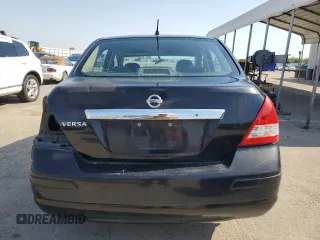 2010 Nissan Versa S z VIN 3N1BC1AP5AL360227, wystawiony jako Copart lot #55966485 z przebiegiem 197 936 mil mil oraz Szkoda całkowita • Salvage title. Historia ofert i sprzedaży dostępna na DreamBid. Obrazek 6.