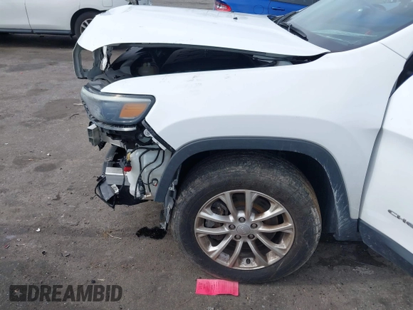 2019 Jeep Cherokee Latitude with VIN 1C4PJMCX0KD336934, listed as a IAAI auction lot 41172828 with 47,477 mi miles. Bid and sale history available at carsss.com. Image 6.