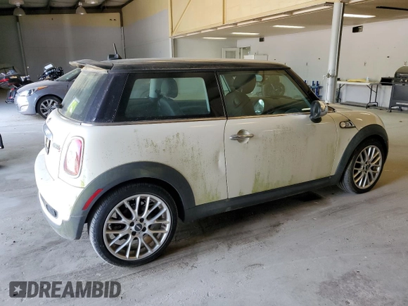 2010 MINI Hardtop S with VIN WMWMF7C5XATX41172, listed as a Copart auction lot 55132775 with 127,674 mi miles and Clean Title. Bid and sale history available at DreamBid. Image 3.