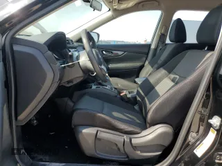 2017 Nissan Rogue SV z VIN JN8AT2MT8HW380522, wystawiony jako Copart lot #53246735 z przebiegiem 71 495 mil mil oraz Szkoda całkowita • Salvage title. Historia ofert i sprzedaży dostępna na DreamBid. Obrazek 7.