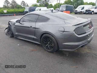 2021 Ford Mustang GT z VIN 1FA6P8CF0M5105060, wystawiony jako IAAI lot #41967671 z przebiegiem 27 626 mil mil oraz . Historia ofert i sprzedaży dostępna na DreamBid. Obrazek 3.