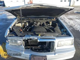 1997 Lincoln Town Car Cartier with VIN 1LNLM83W9VY661126, listed as a IAAI auction lot 41456847 with 160,710 mi miles and . Bid and sale history available at DreamBid. Image 10.