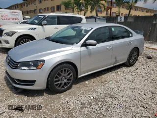 2015 Volkswagen Passat Limited Edition Edition z VIN 1VWAT7A32FC044986, wystawiony jako Copart lot #58182925 z przebiegiem 147 411 mil mil oraz Szkoda całkowita • Salvage title. Historia ofert i sprzedaży dostępna na DreamBid. Obrazek 1.