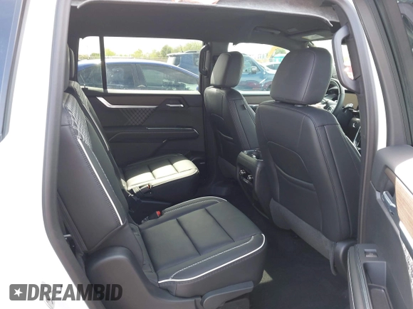 2025 GMC Acadia FWD Denali z VIN 1GKENLRS3SJ214267, wystawiony jako IAAI lot #42290521 z przebiegiem Nie podano mil oraz . Historia ofert i sprzedaży dostępna na DreamBid. Obrazek 8.