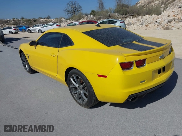 2010 Chevrolet Camaro 2SS z VIN 2G1FK1EJ7A9104352, wystawiony jako IAAI lot #41716366 z przebiegiem 112 859 mil mil oraz . Historia ofert i sprzedaży dostępna na DreamBid. Obrazek 3.
