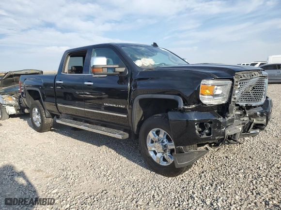 2016 GMC Sierra 3500HD Denali with VIN 1GT42YE83GF280500, listed as a Copart auction lot 70720664 with 109,318 mi miles and Salvage Title. Bid and sale history available at carsss.com. Image 4.