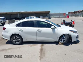 2020 Kia Forte LXS z VIN 3KPF24AD4LE248213, wystawiony jako IAAI lot #42290261 z przebiegiem 21 722 mil mil oraz . Historia ofert i sprzedaży dostępna na DreamBid. Obrazek 13.