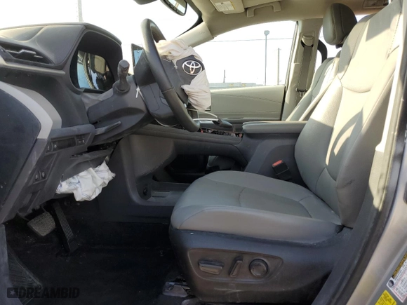 2024 Toyota Sienna XLE with VIN 5TDYRKEC3RS193861, listed as a Copart auction lot 50243375 with 18,630 mi miles and Salvage Title. Bid and sale history available at carsss.com. Image 7.