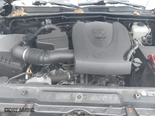 2017 Toyota Tacoma SR5 with VIN 3TMCZ5AN3HM066433, listed as a IAAI auction lot 38570063 with 123,751 mi miles. Bid and sale history available at carsss.com. Image 10.