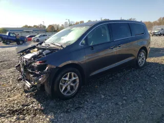 2017 Chrysler Pacifica Touring L z VIN 2C4RC1BG4HR811641, wystawiony jako Copart lot #77795044 z przebiegiem 89 972 mil mil oraz Szkoda całkowita • Salvage title. Historia ofert i sprzedaży dostępna na DreamBid. Obrazek 1.