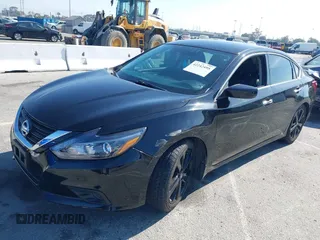 2017 Nissan Altima SL z VIN 1N4AL3AP2HC490191, wystawiony jako IAAI lot #42242495 z przebiegiem 195 261 mil mil oraz . Historia ofert i sprzedaży dostępna na DreamBid. Obrazek 2.
