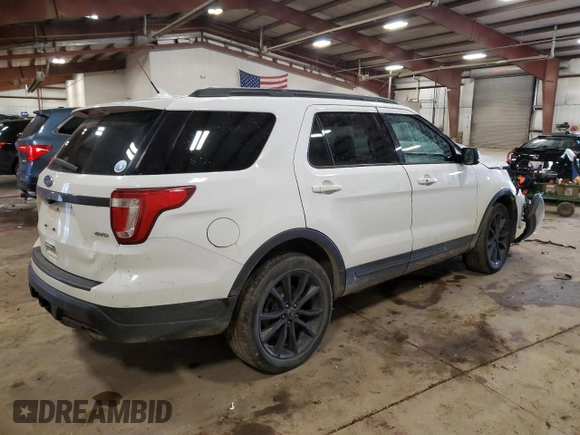 2018 Ford Explorer XLT z VIN 1FM5K8D85JGA53554, wystawiony jako Copart lot #58301995 z przebiegiem 144 621 mil mil oraz Szkoda całkowita • Salvage title. Historia ofert i sprzedaży dostępna na DreamBid. Obrazek 3.