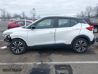 2018 Nissan Kicks SR with VIN 3N1CP5CU0JL510389, listed as a IAAI auction lot 41710875 with 48,001 mi miles. Bid and sale history available at carsss.com. Image 15.