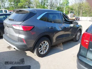 2021 Ford Escape SE z VIN 1FMCU9G66MUA11210, wystawiony jako IAAI lot #42205135 z przebiegiem 35 165 mil mil oraz . Historia ofert i sprzedaży dostępna na DreamBid. Obrazek 4.