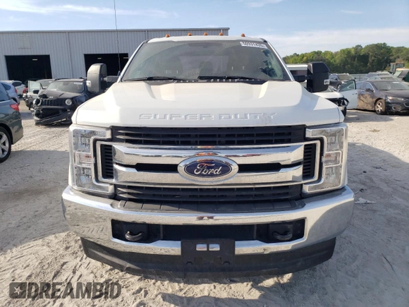 2019 Ford F-350 XL z VIN 1FT8W3DTXKEE56245, wystawiony jako Copart lot #50931435 z przebiegiem 103 396 mil mil oraz Czysty tytuł • Clean title. Historia ofert i sprzedaży dostępna na DreamBid. Obrazek 5.