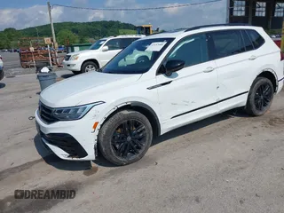 2022 Volkswagen Tiguan SE R-Line Black with VIN 3VV8B7AX0NM007523, listed as a IAAI auction lot 42457688 with 39,084 mi miles and . Bid and sale history available at DreamBid. Image 17.
