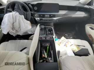 2022 Lexus LS z VIN JTHE5LGF3N5010467, wystawiony jako Copart lot #56491414 z przebiegiem Nie podano mil oraz Nie do naprawy • Non repairable. Historia ofert i sprzedaży dostępna na DreamBid. Obrazek 8.