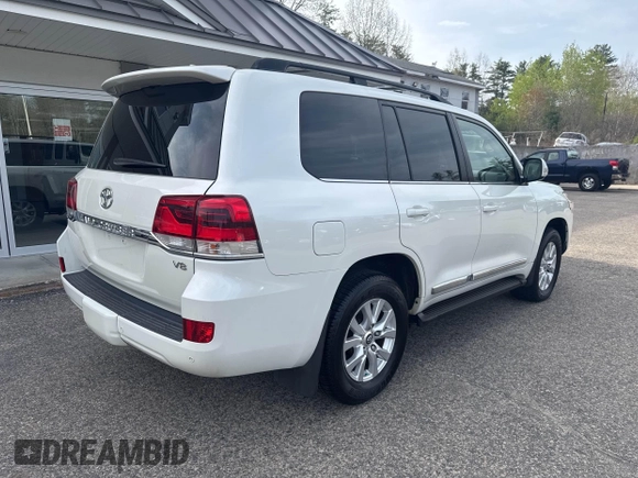 2016 Toyota Land Cruiser z VIN JTMCY7AJ4G4037285, wystawiony jako IAAI lot #42158243 z przebiegiem 195 028 mil mil oraz . Historia ofert i sprzedaży dostępna na DreamBid. Obrazek 4.